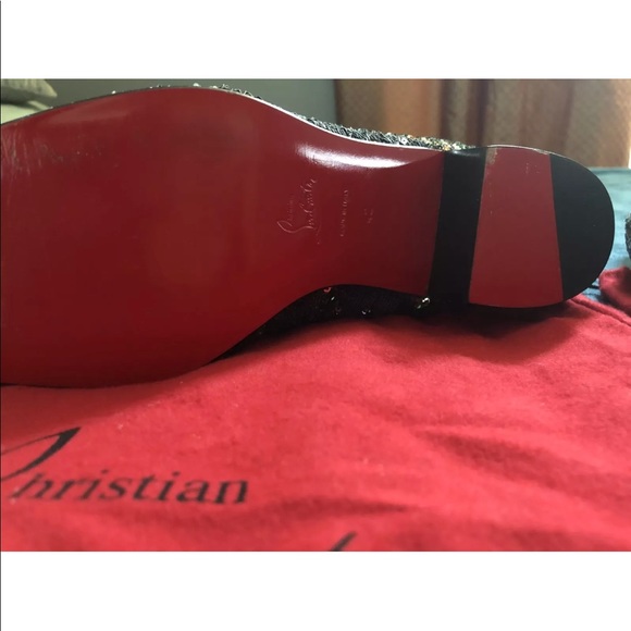 Comment below up to a size 15 - Picture 6 of 6